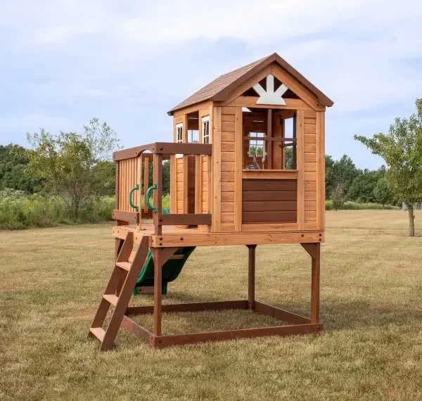 Speelhuisje buiten hout